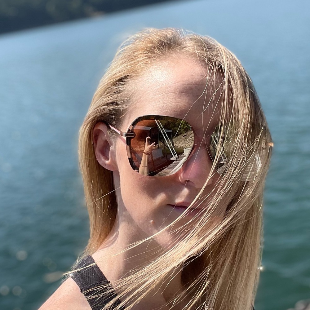 Meet your Posher, Jesi